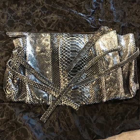 Gucci Python Histeria Clutch - Picture 7 of 16